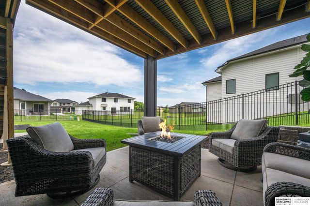 20612 Ellison Avenue, Elkhorn, NE 68022