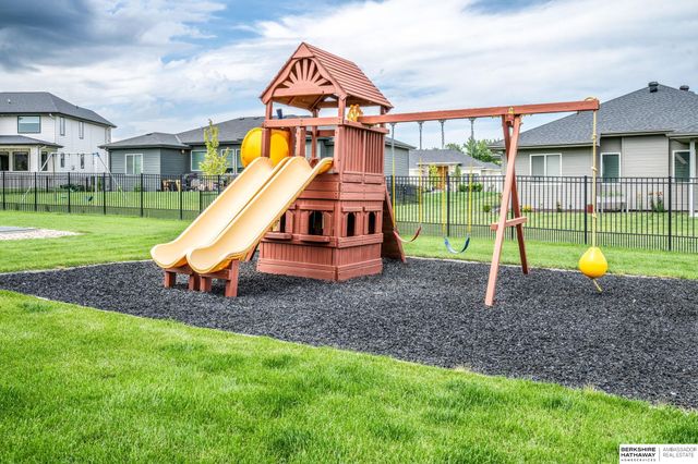 20612 Ellison Avenue, Elkhorn, NE 68022