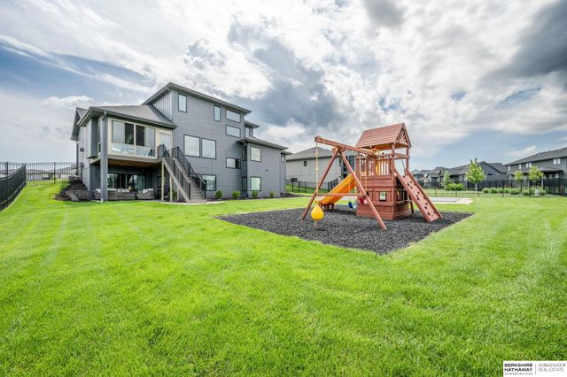 20612 Ellison Avenue, Elkhorn, NE 68022