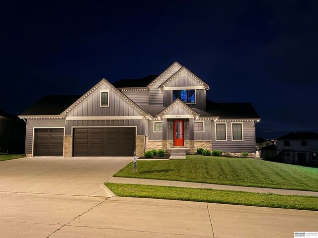 20612 Ellison Avenue, Elkhorn, NE 68022
