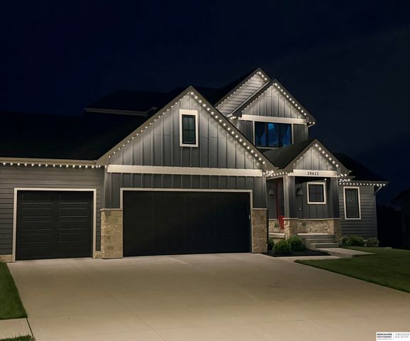 20612 Ellison Avenue, Elkhorn, NE 68022