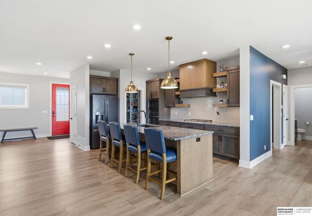 20612 Ellison Avenue, Elkhorn, NE 68022