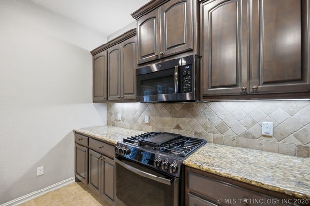 11016 E 83rd Place, Tulsa, OK 74133