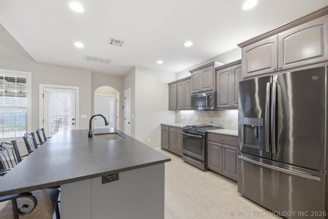 11016 E 83rd Place, Tulsa, OK 74133