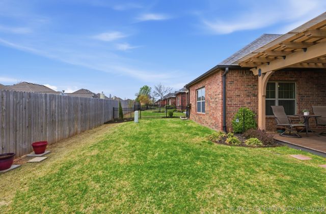 11016 E 83rd Place, Tulsa, OK 74133