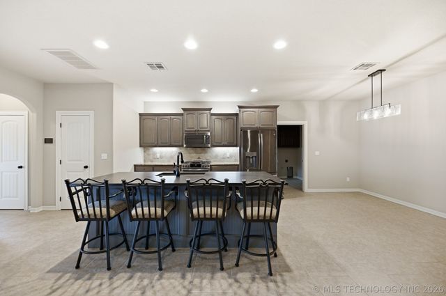 11016 E 83rd Place, Tulsa, OK 74133