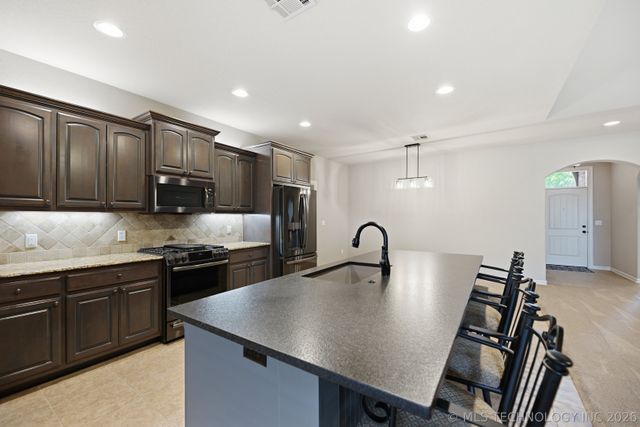 11016 E 83rd Place, Tulsa, OK 74133