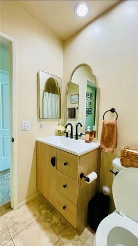 23500 Meriden Place, Valencia, CA 91354