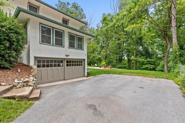 313 Crestway Drive, Chattanooga, TN 37411