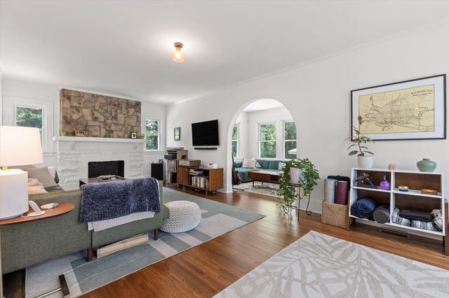 313 Crestway Drive, Chattanooga, TN 37411