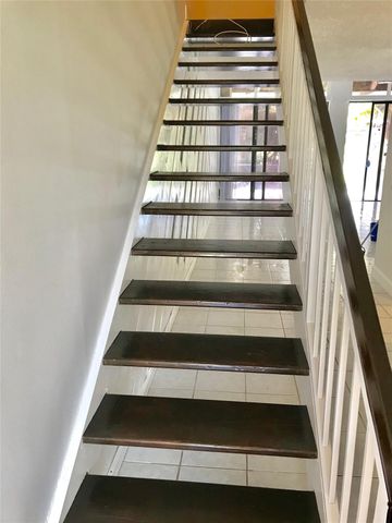 1640 W Golfview Dr, Pembroke Pines, FL 33026