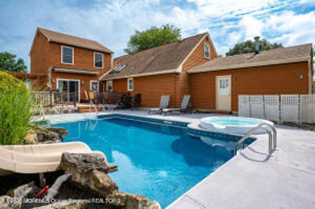 58 12th Street, Toms River, NJ 08753