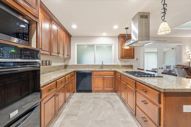 2572 Sterling Dr, Rescue, CA 95672