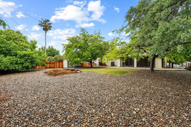 2572 Sterling Dr, Rescue, CA 95672