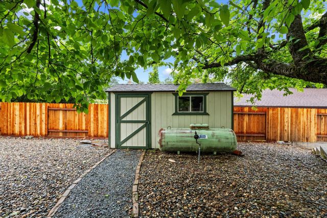 2572 Sterling Dr, Rescue, CA 95672