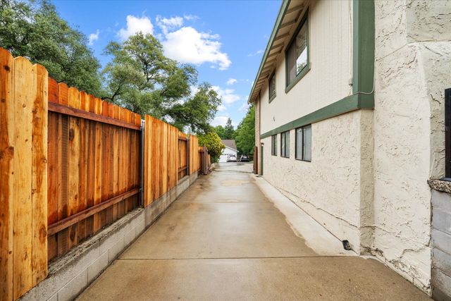 2572 Sterling Dr, Rescue, CA 95672