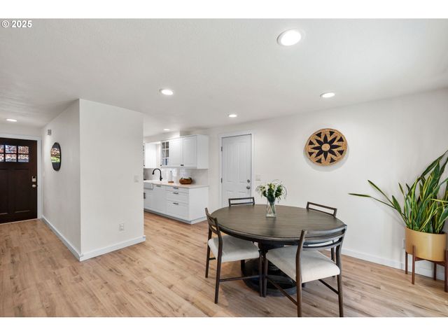 1905 N SPRINGBROOK Way, Newberg, OR 97132