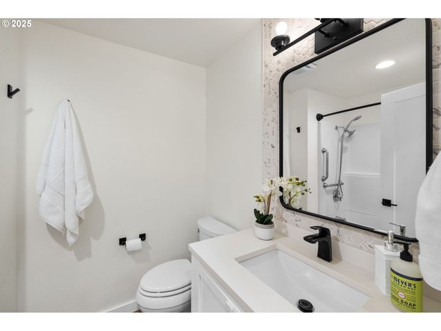 1905 N SPRINGBROOK Way, Newberg, OR 97132