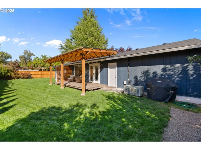 1905 N SPRINGBROOK Way, Newberg, OR 97132