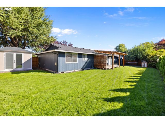 1905 N SPRINGBROOK Way, Newberg, OR 97132