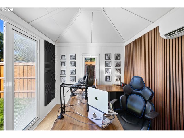 1905 N SPRINGBROOK Way, Newberg, OR 97132