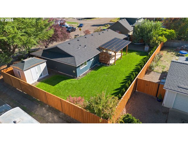 1905 N SPRINGBROOK Way, Newberg, OR 97132