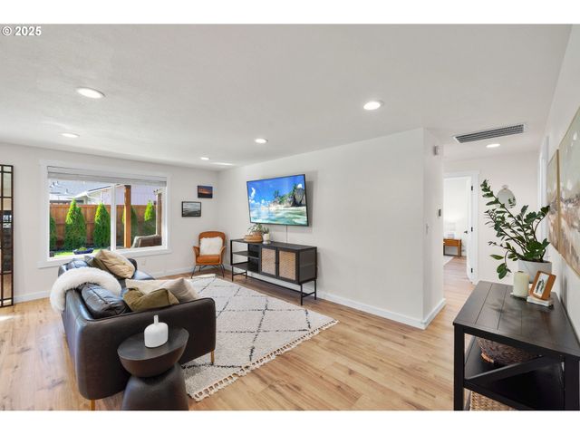 1905 N SPRINGBROOK Way, Newberg, OR 97132