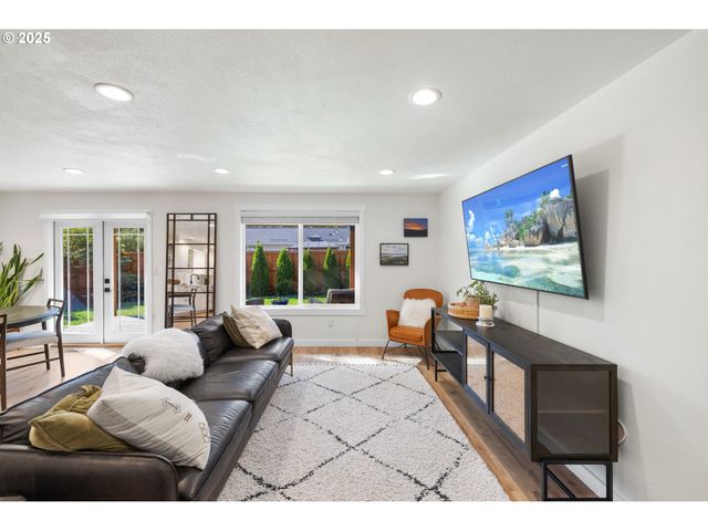 1905 N SPRINGBROOK Way, Newberg, OR 97132