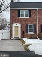 855 FOUNTAIN AVE, Lancaster, PA 17601