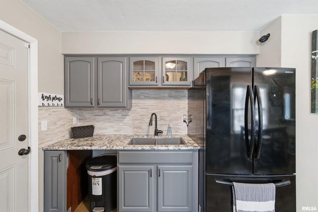 4209 S PARAMOUNT Road, Bartonville, IL 61607