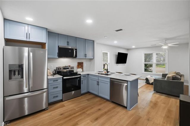 844 Wickford DR, Chesapeake, VA 23320