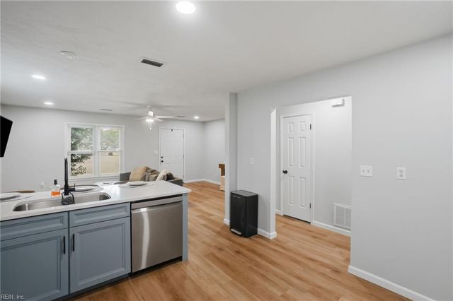 844 Wickford DR, Chesapeake, VA 23320
