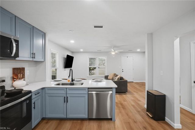 844 Wickford DR, Chesapeake, VA 23320