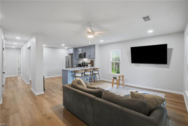 844 Wickford DR, Chesapeake, VA 23320