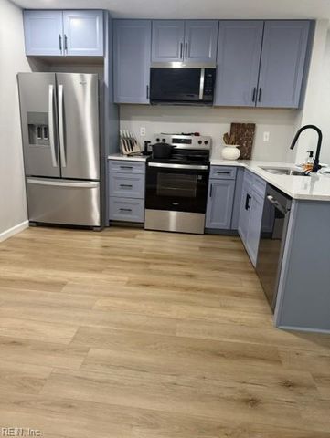 844 Wickford DR, Chesapeake, VA 23320