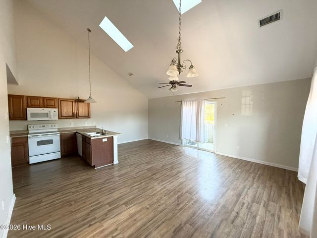 102 Lincoln Place Circle, Leland, NC 28451