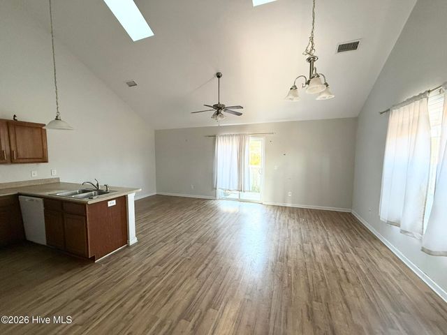 102 Lincoln Place Circle, Leland, NC 28451