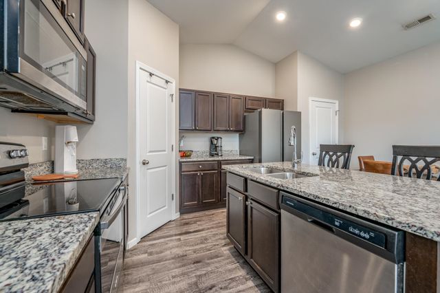 1344-1346 N Azena, Andover, KS 67002