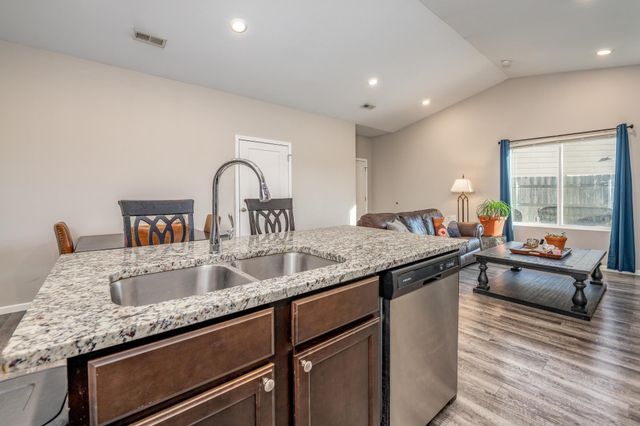 1344-1346 N Azena, Andover, KS 67002