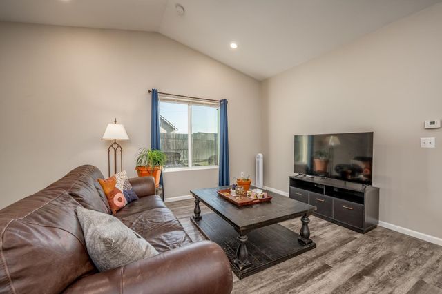 1344-1346 N Azena, Andover, KS 67002