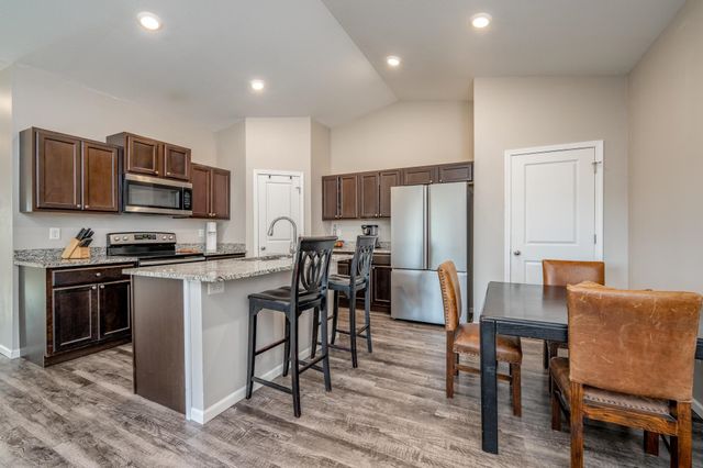 1344-1346 N Azena, Andover, KS 67002