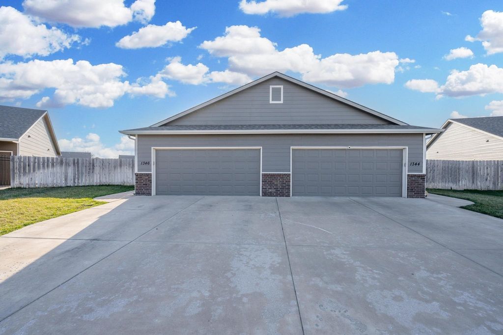 1344-1346 N Azena, Andover, KS 67002