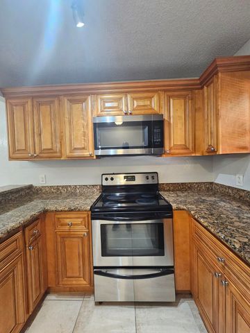 1700 Windorah Way A, West Palm Beach, FL 33411