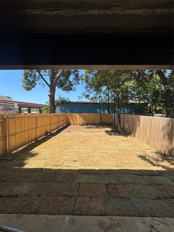 5029 Colonial Avenue, Dallas, TX 75215
