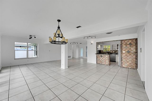 220 SE 10th Street, Pompano Beach, FL 33060