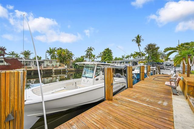 220 SE 10th Street, Pompano Beach, FL 33060