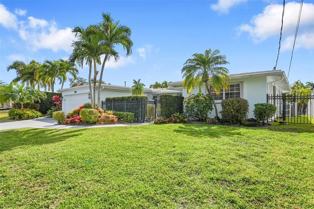 220 SE 10th Street, Pompano Beach, FL 33060