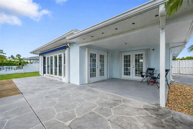 220 SE 10th Street, Pompano Beach, FL 33060