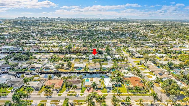 220 SE 10th Street, Pompano Beach, FL 33060