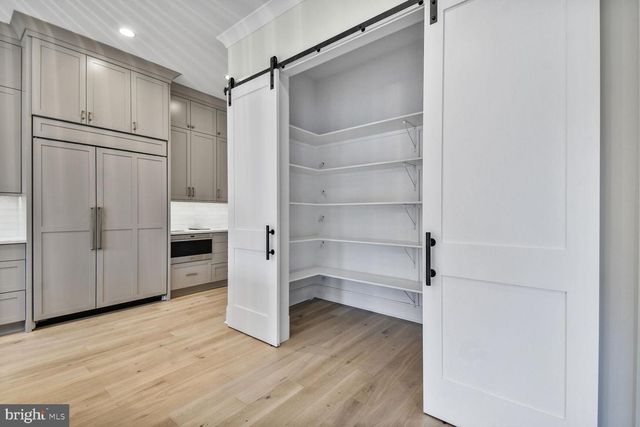 7819 EXETER RD, Bethesda, MD 20814